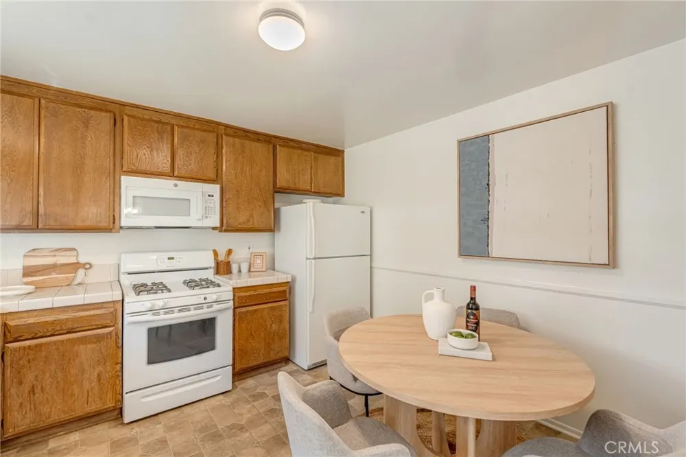26015 Alizia Canyon #B Calabasas, CA 91302