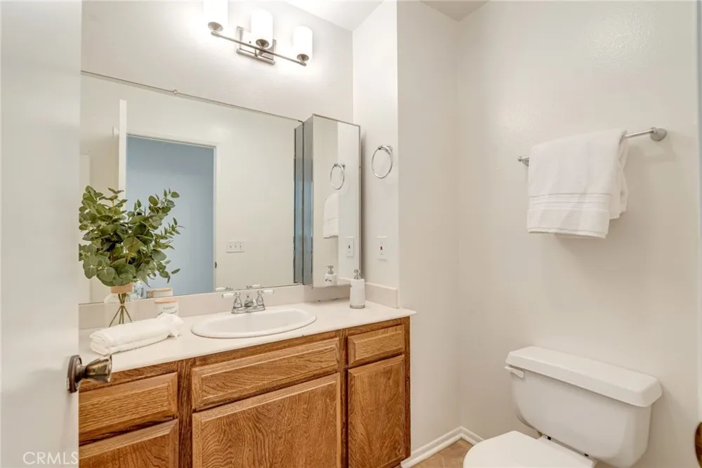 26015 Alizia Canyon #B Calabasas, CA 91302