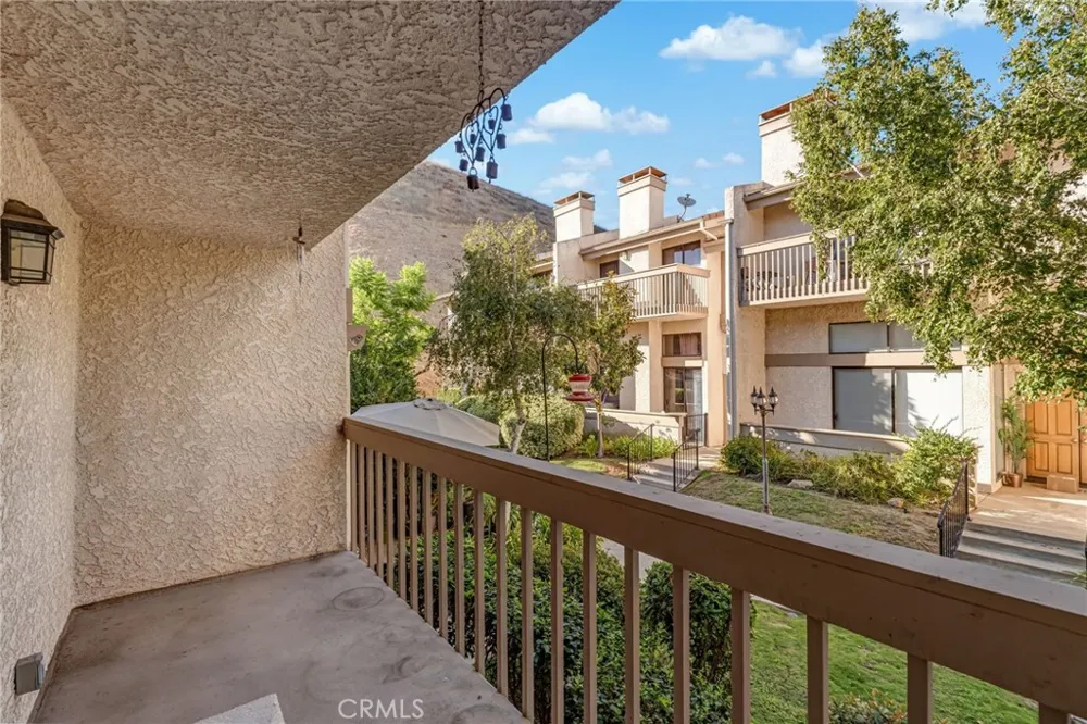 26015 Alizia Canyon #B Calabasas, CA 91302
