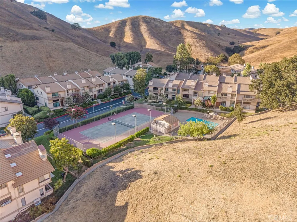 26015 Alizia Canyon #B Calabasas, CA 91302