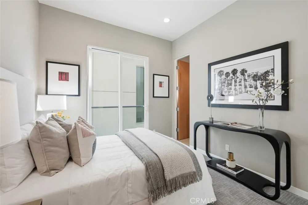 2406 Ocean Drive Manhattan Beach, CA 90266