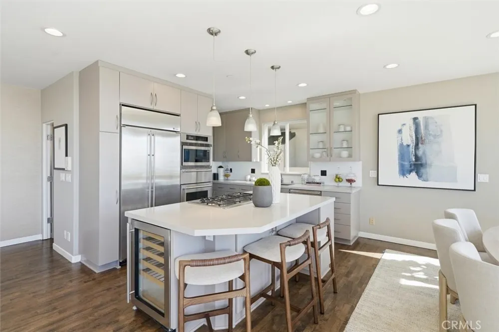 2406 Ocean Drive Manhattan Beach, CA 90266