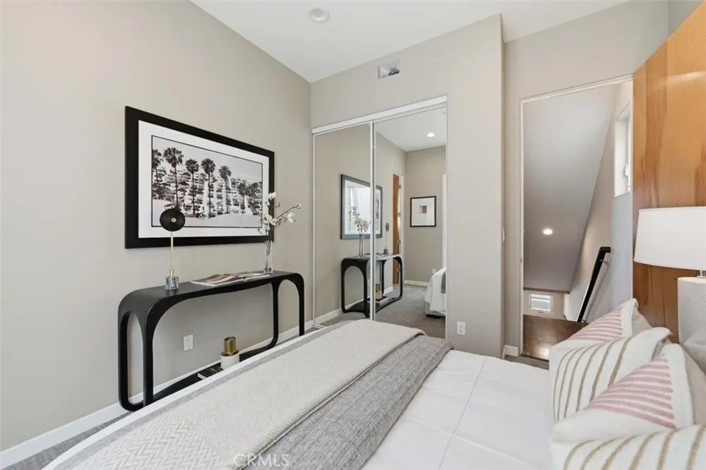 2406 Ocean Drive Manhattan Beach, CA 90266