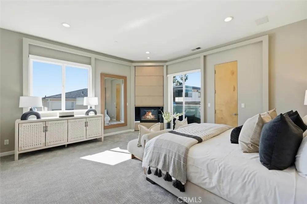 2406 Ocean Drive Manhattan Beach, CA 90266