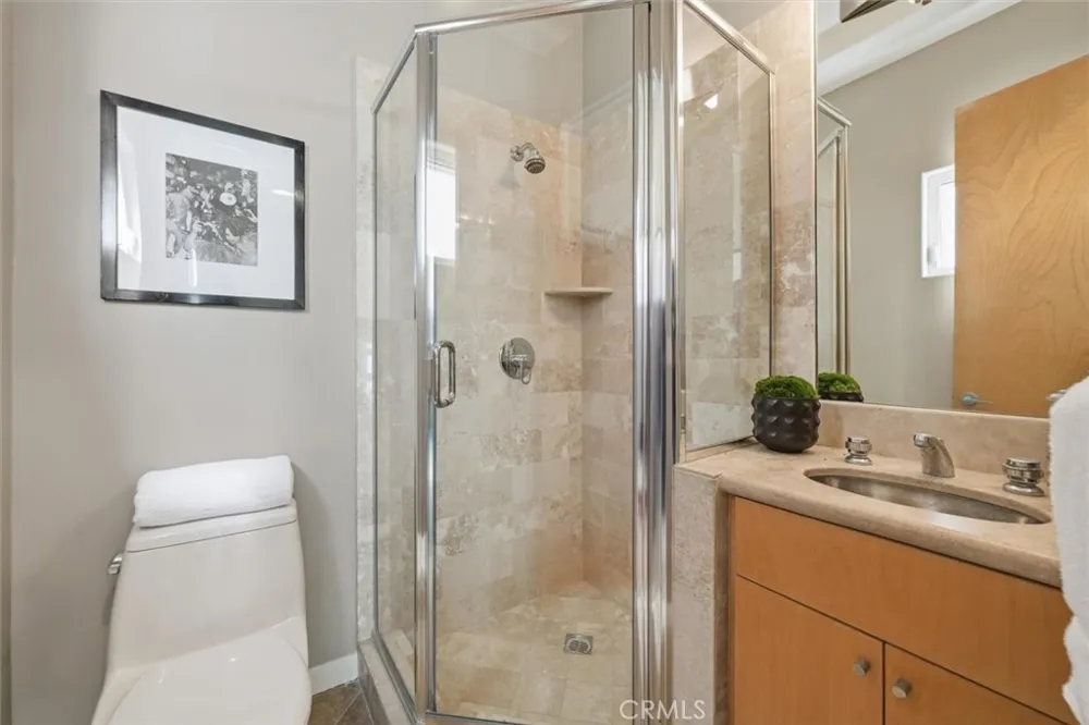 2406 Ocean Drive Manhattan Beach, CA 90266