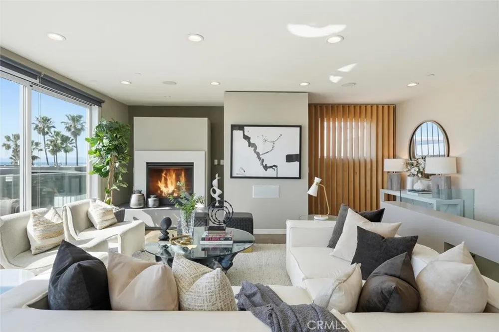 2406 Ocean Drive Manhattan Beach, CA 90266