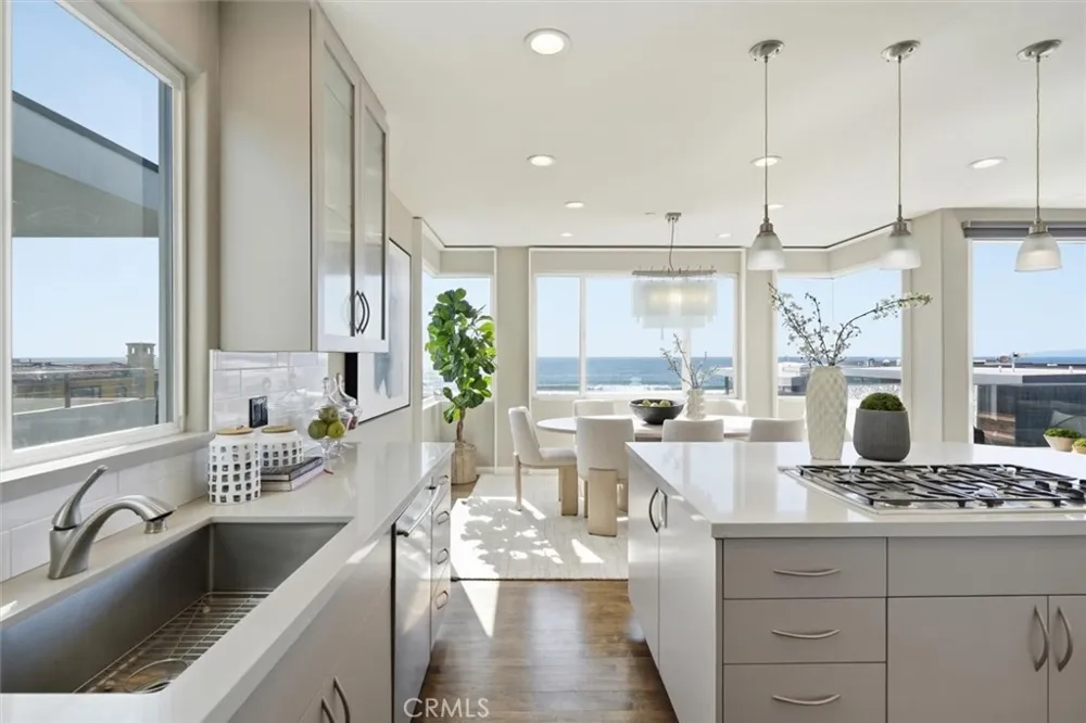 2406 Ocean Drive Manhattan Beach, CA 90266