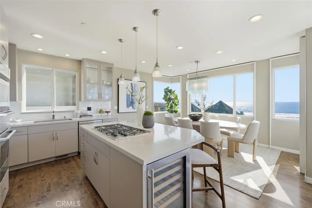 2406 Ocean Drive Manhattan Beach, CA 90266