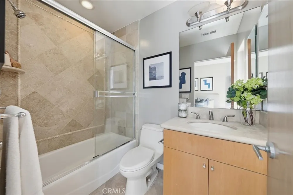 2406 Ocean Drive Manhattan Beach, CA 90266