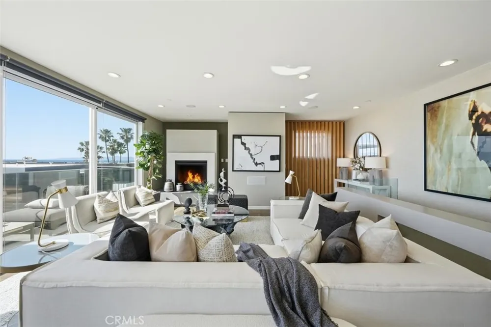 2406 Ocean Drive Manhattan Beach, CA 90266