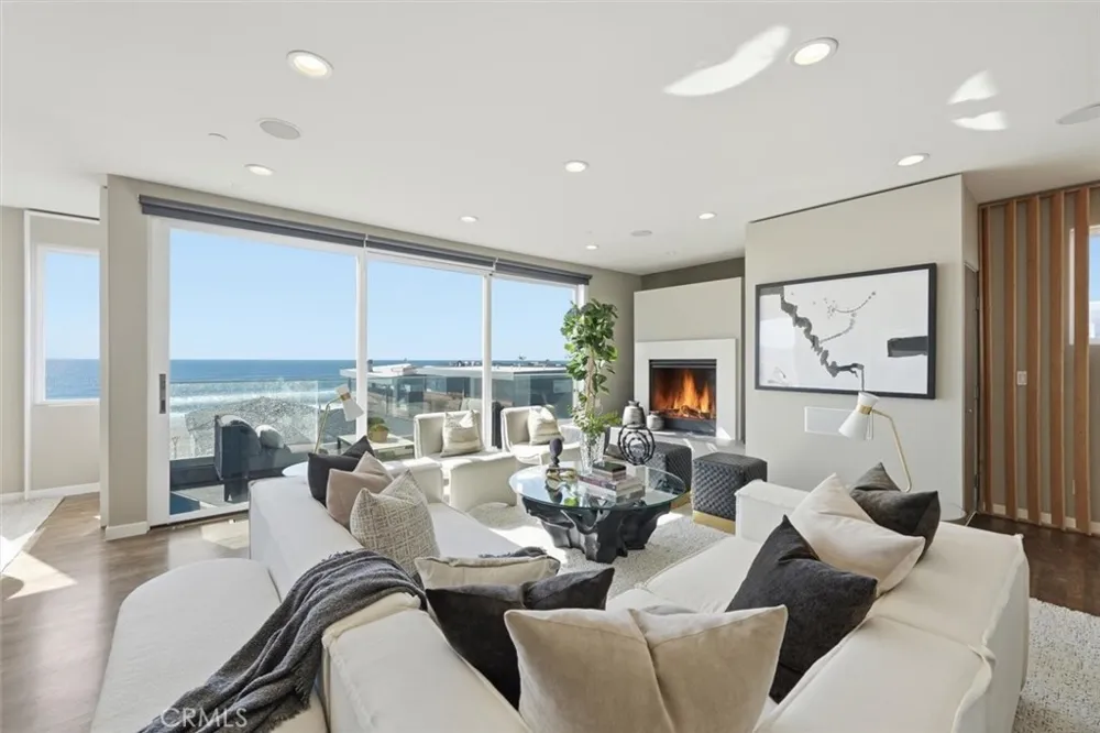 2406 Ocean Drive Manhattan Beach, CA 90266