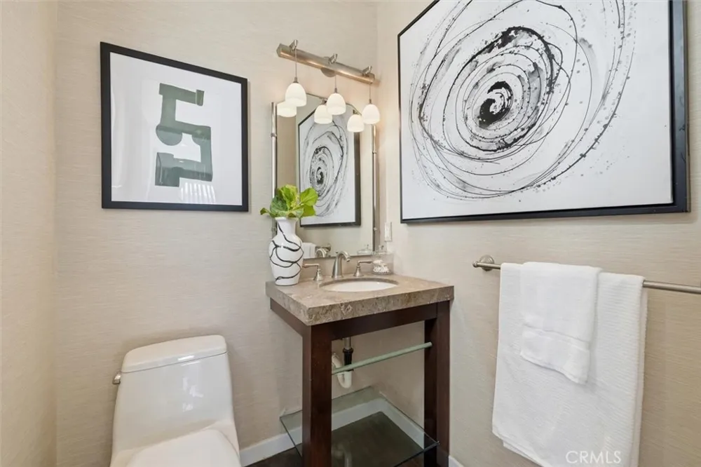2406 Ocean Drive Manhattan Beach, CA 90266