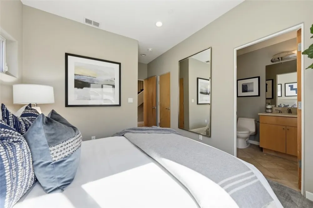 2406 Ocean Drive Manhattan Beach, CA 90266
