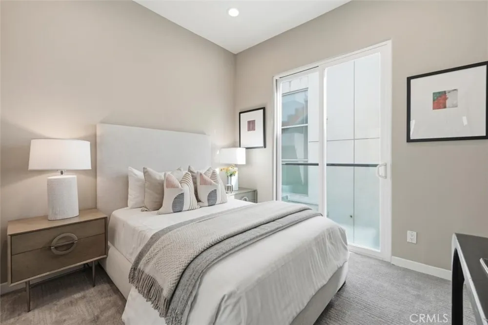 2406 Ocean Drive Manhattan Beach, CA 90266