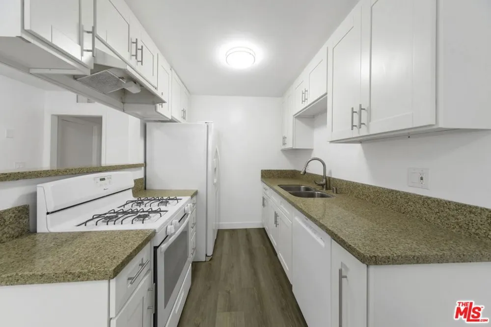 820 Pier Avenue #1 Santa Monica, CA 90405