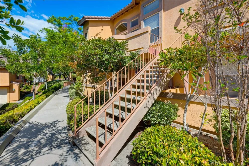 19431 Rue De Valore #22L Lake Forest, CA 92610