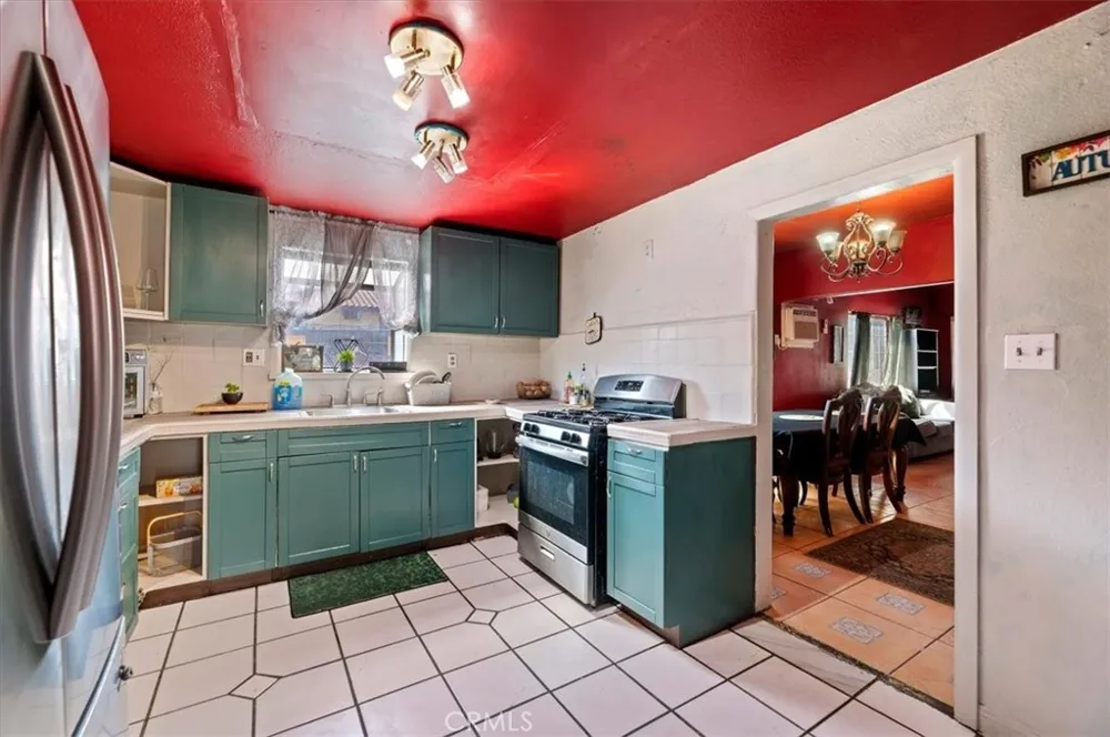 448 W F STREET Colton, CA 92324