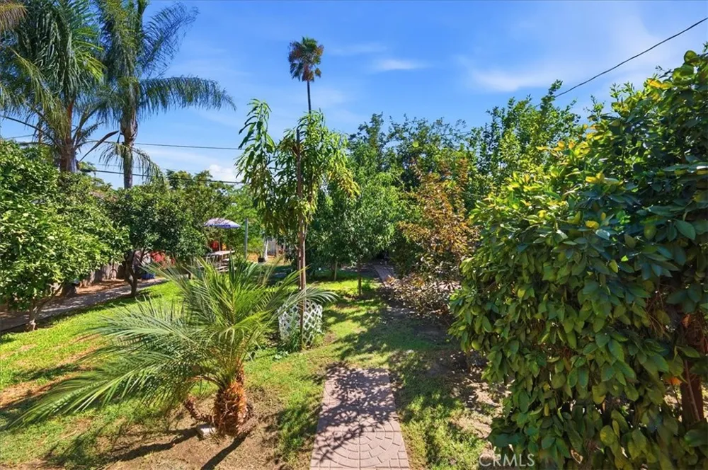 448 W F STREET Colton, CA 92324