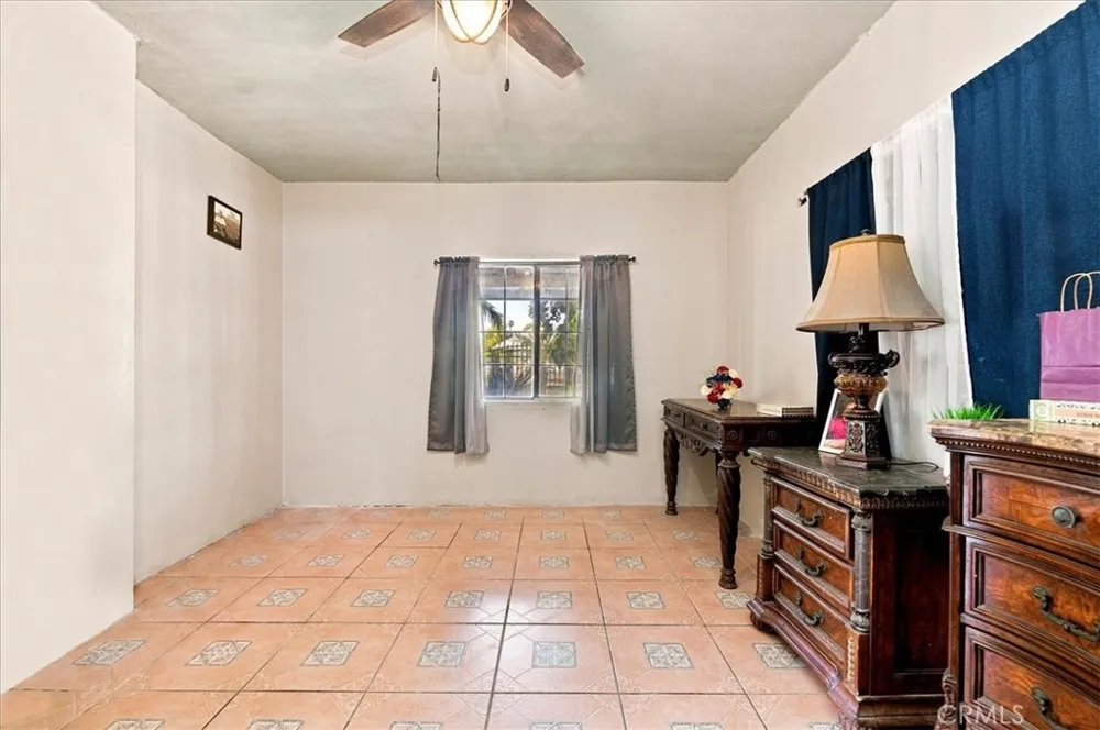 448 W F STREET Colton, CA 92324