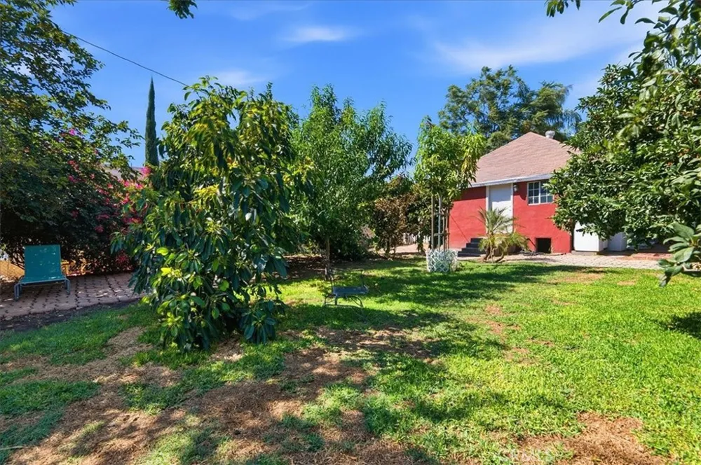 448 W F STREET Colton, CA 92324
