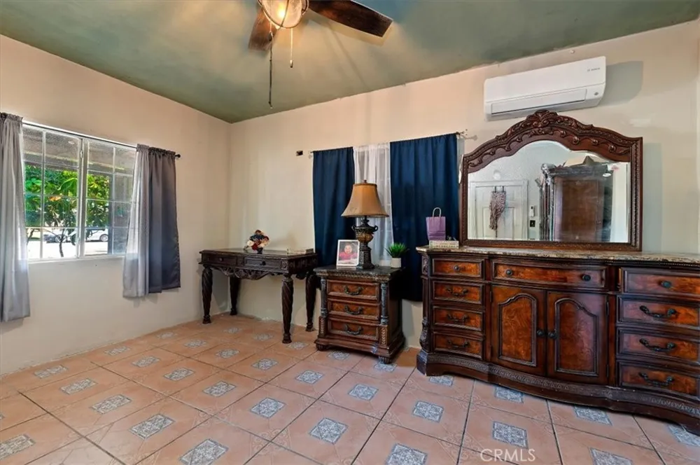 448 W F STREET Colton, CA 92324