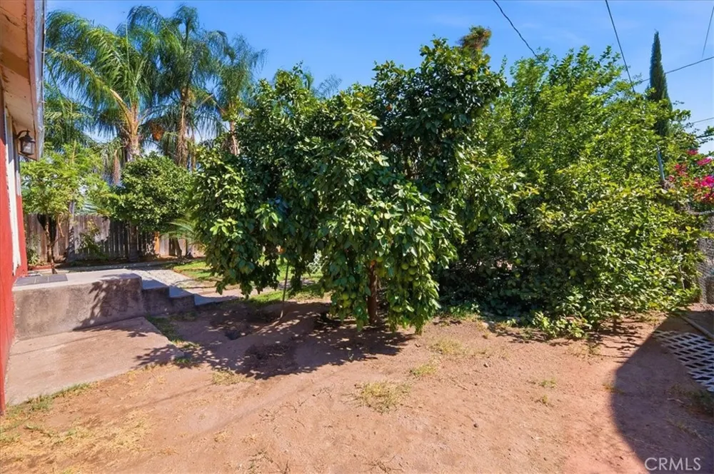 448 W F STREET Colton, CA 92324