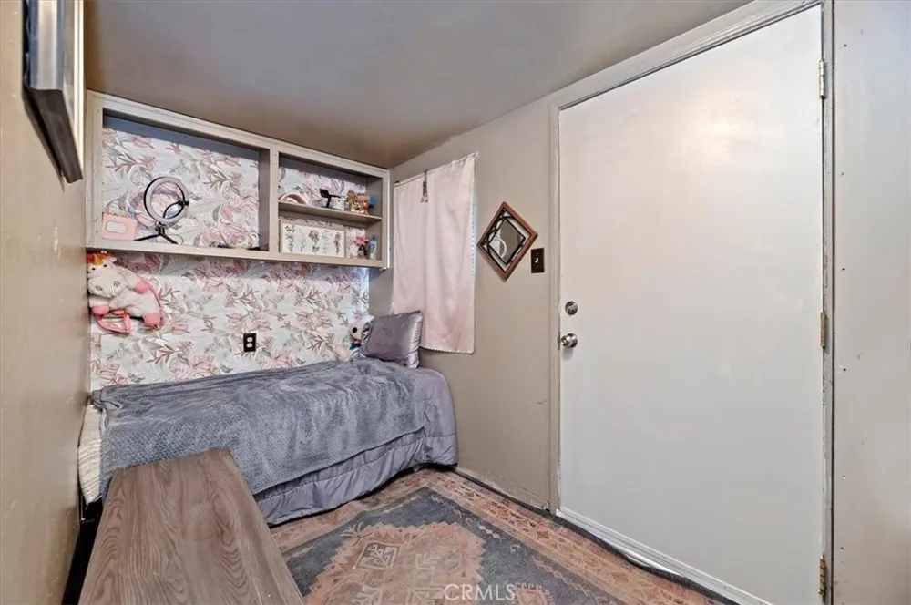 448 W F STREET Colton, CA 92324