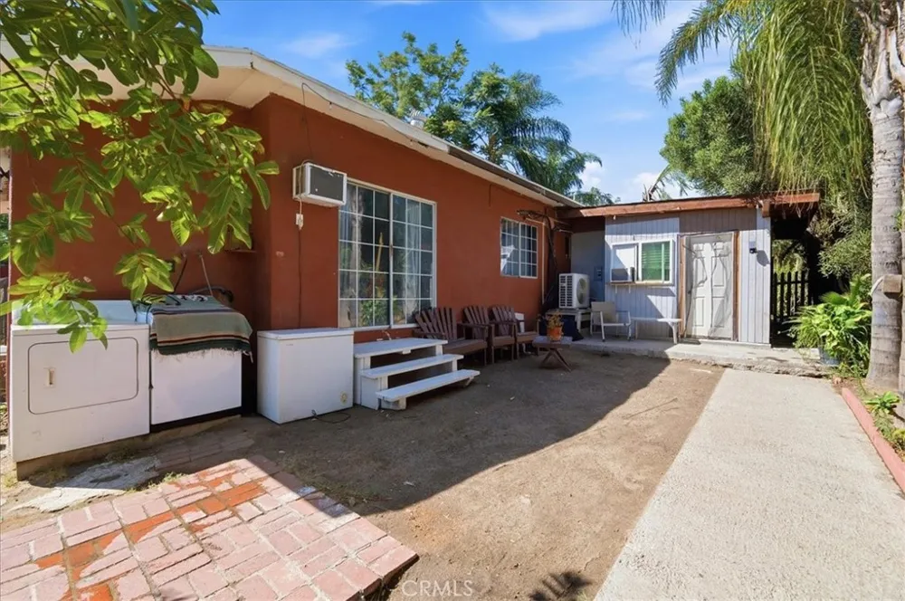 448 W F STREET Colton, CA 92324