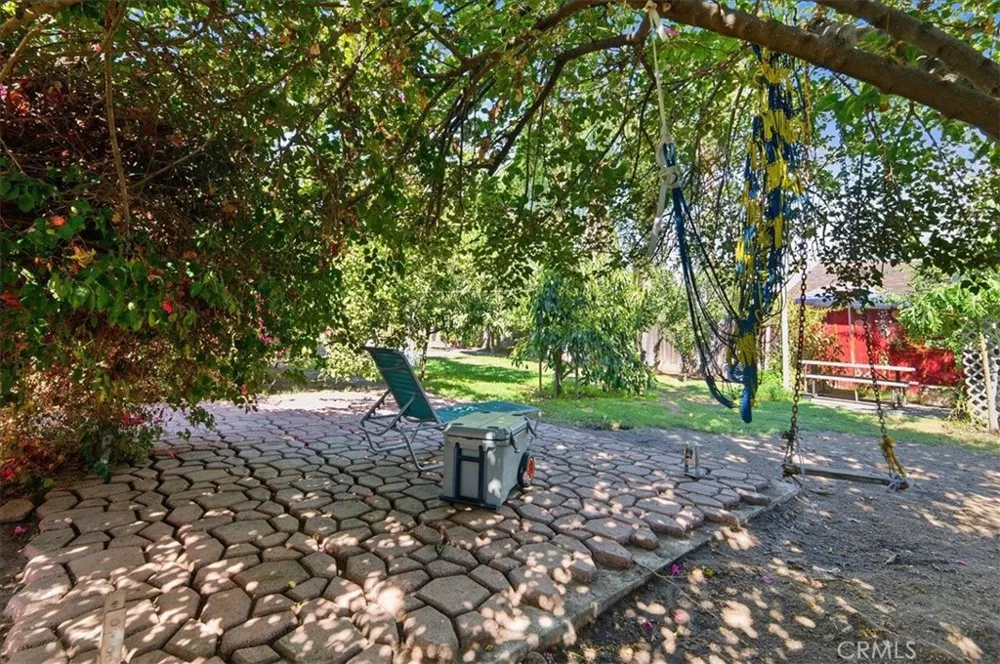 448 W F STREET Colton, CA 92324