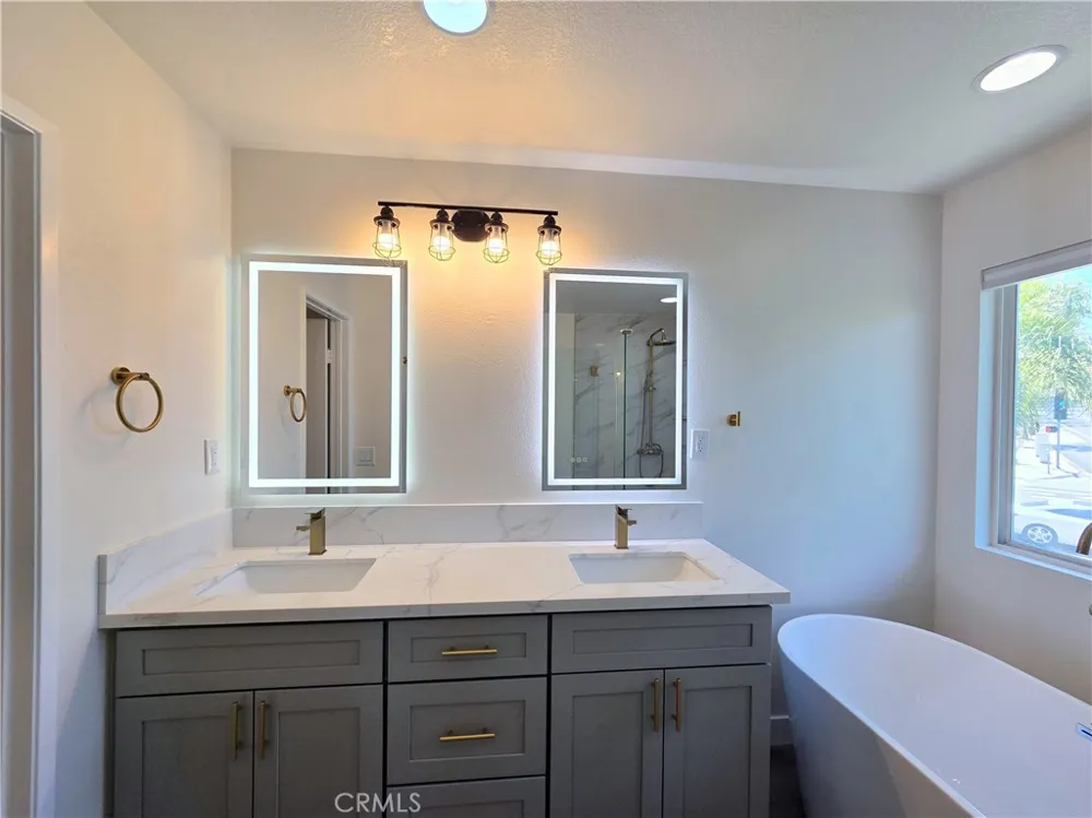 3408 Duchess Lane Long Beach, CA 90815