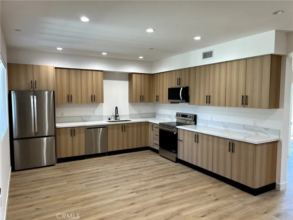 8016 Fair #203 Sun Valley, CA 91352