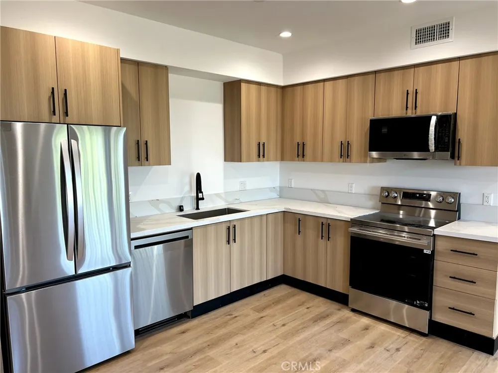 8016 Fair #203 Sun Valley, CA 91352
