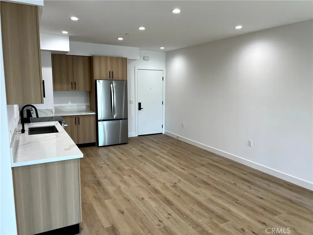 8016 Fair #203 Sun Valley, CA 91352