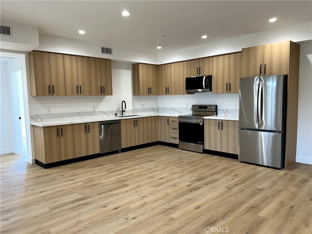 8016 Fair #203 Sun Valley, CA 91352