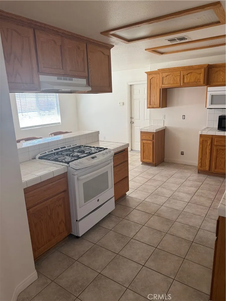 57106 Selecta Yucca Valley, CA 92284