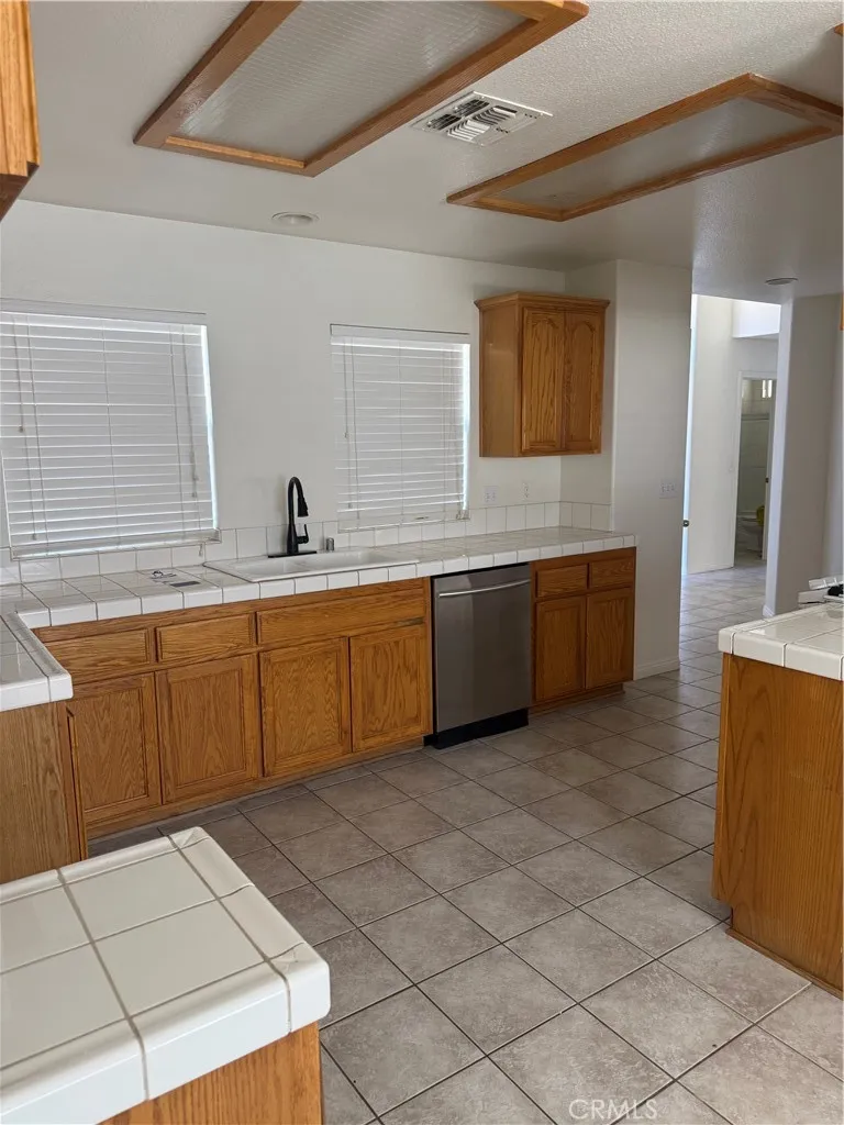 57106 Selecta Yucca Valley, CA 92284