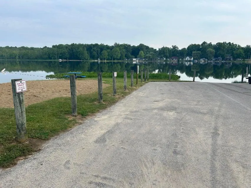 7281 Helen Coloma, MI 49038