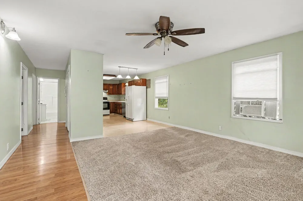 7281 Helen Coloma, MI 49038
