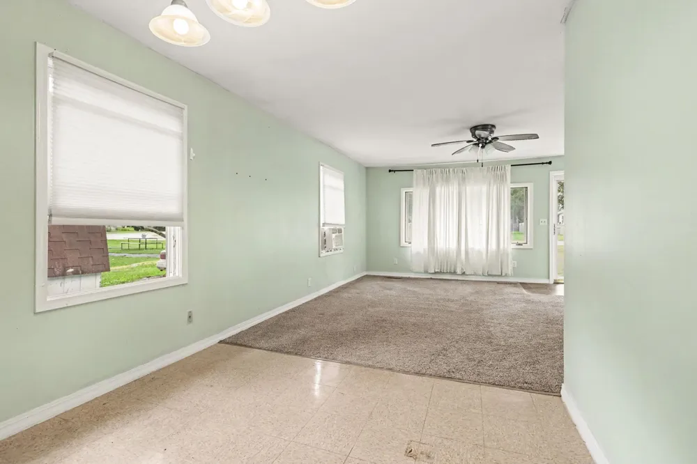 7281 Helen Coloma, MI 49038