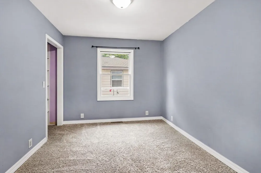 7281 Helen Coloma, MI 49038