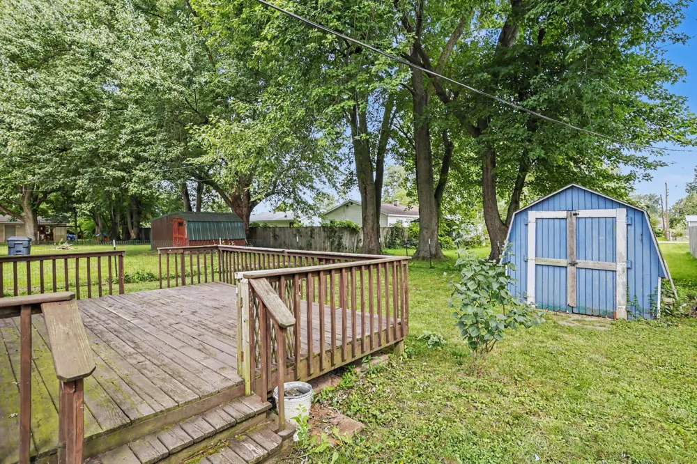 7281 Helen Coloma, MI 49038