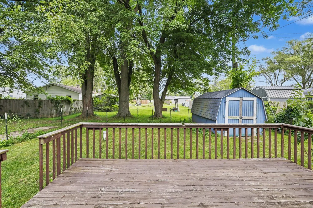 7281 Helen Coloma, MI 49038