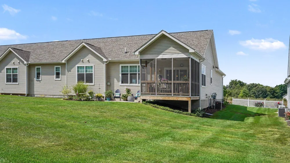 5725 Trail Side Lane Whitmore Lake, MI 48189
