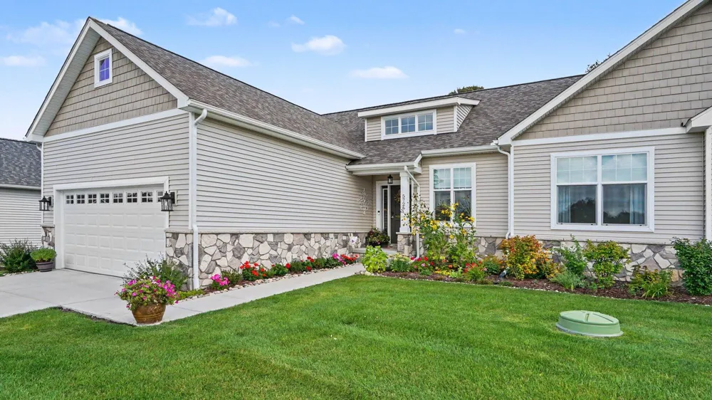 5725 Trail Side Lane Whitmore Lake, MI 48189