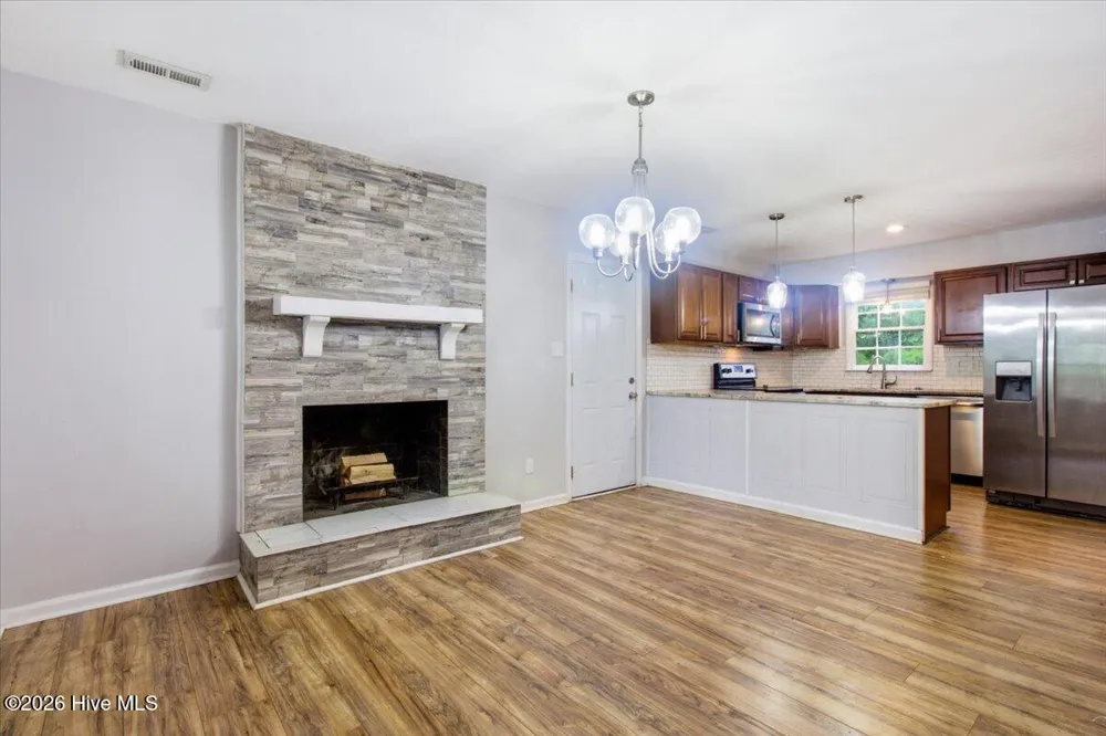 208 Greenbriar Drive Jacksonville, NC 28546