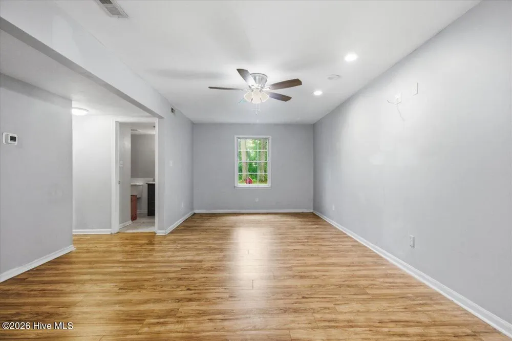 208 Greenbriar Drive Jacksonville, NC 28546
