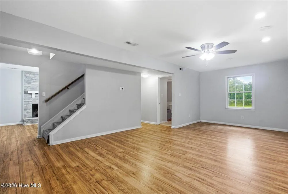 208 Greenbriar Drive Jacksonville, NC 28546