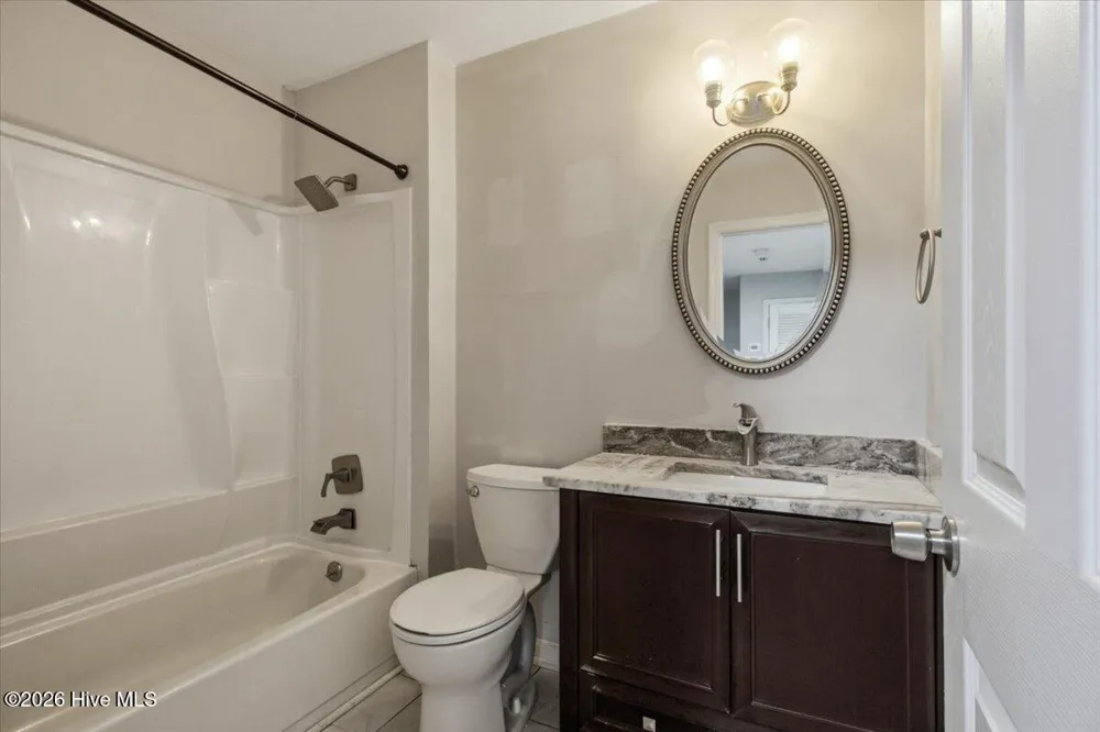 208 Greenbriar Drive Jacksonville, NC 28546