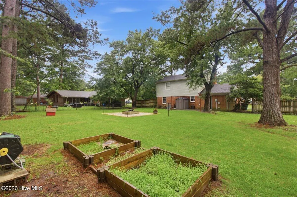 208 Greenbriar Drive Jacksonville, NC 28546