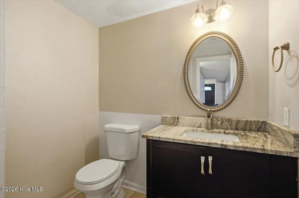 208 Greenbriar Drive Jacksonville, NC 28546